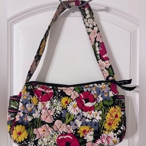 Vera Bradley shoulder bag in good condition no imperfections.